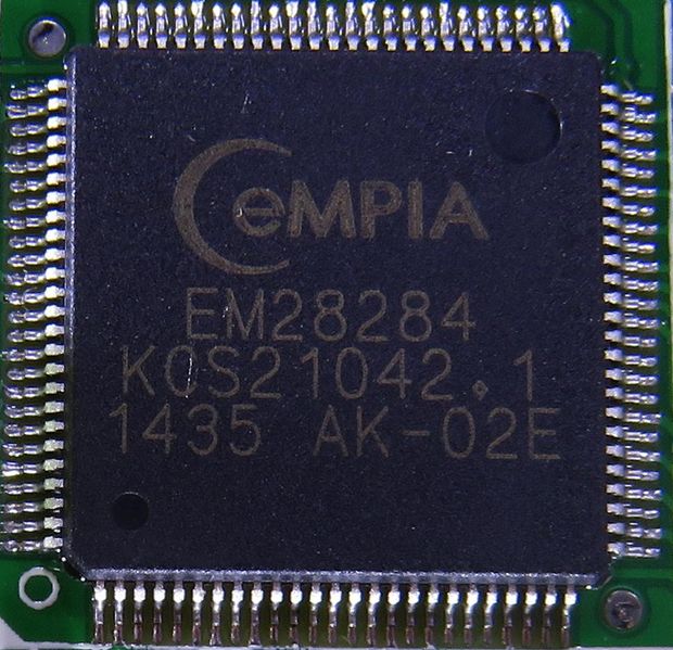 File:HD AV Grabber - EM28284 chip.jpg